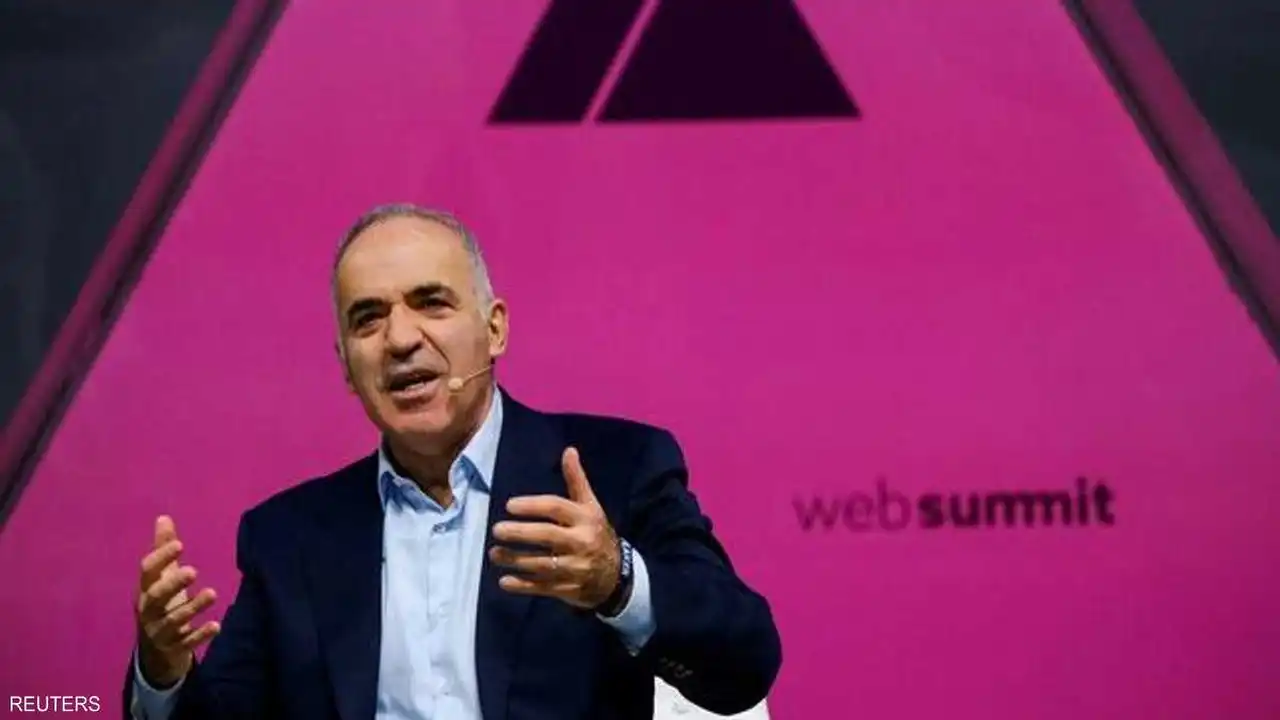 أسطورة الشطرنج تهاجم حكم مصر والأرجنتين بشكل مفاجئ